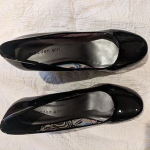 Madden Girl Black Patent Leather Wedges Size 8.5